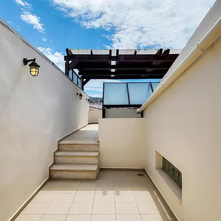 Georges Poet Maisonette