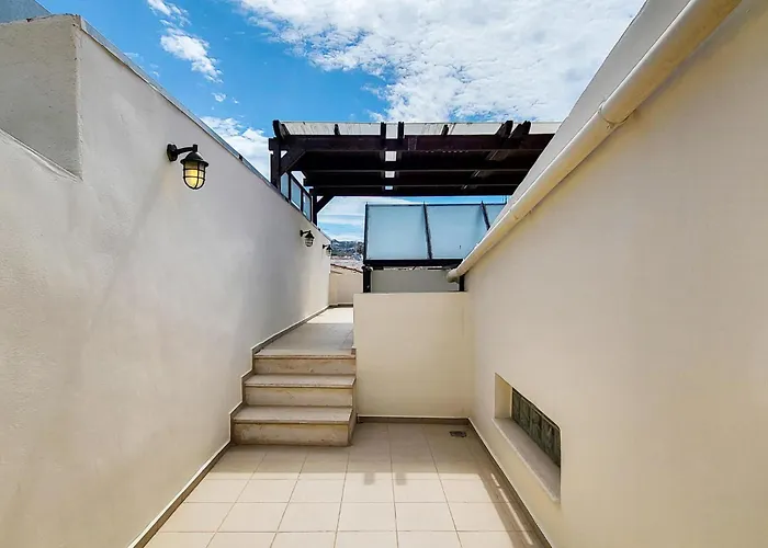 Georges Poet Maisonette